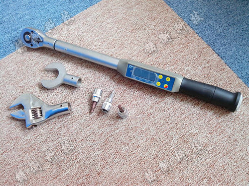 數(shù)顯扭矩扳手