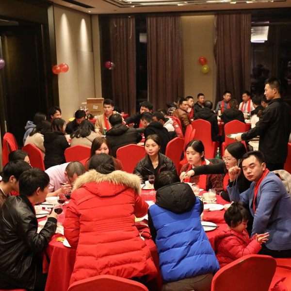 �T������D