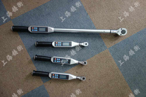 ���@Ť������