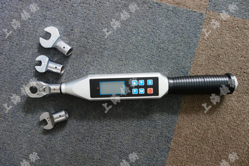 ���@Ť������