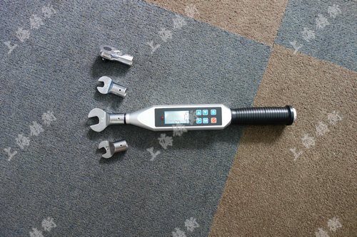 ���@Ť������