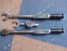 數(shù)顯扭力扳手測(cè)M4螺母的 數(shù)顯扭力扳手測(cè)M4螺母的