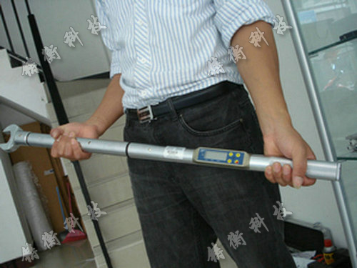 ���@Ť������